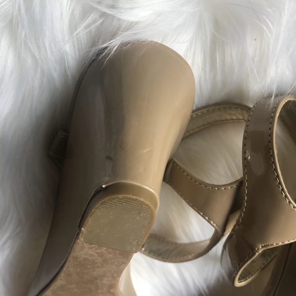 Dirty Laundry Wedge - Picture 5 of 5